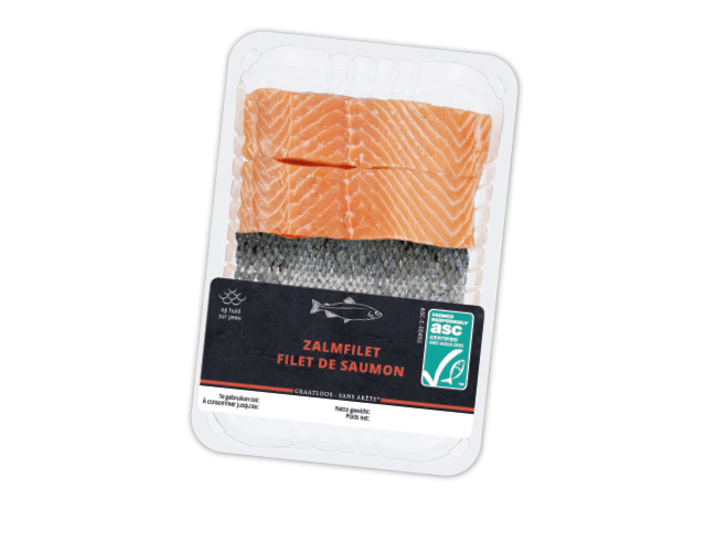 Zalmfilets op huid